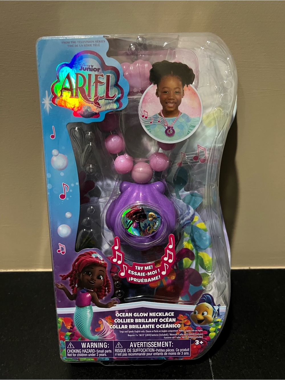Ariel Ocean Glow Necklace NIB $10
